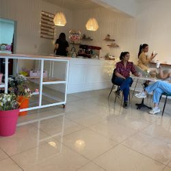 Alondra Flores & Café