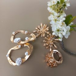 De Victorias Y Flores